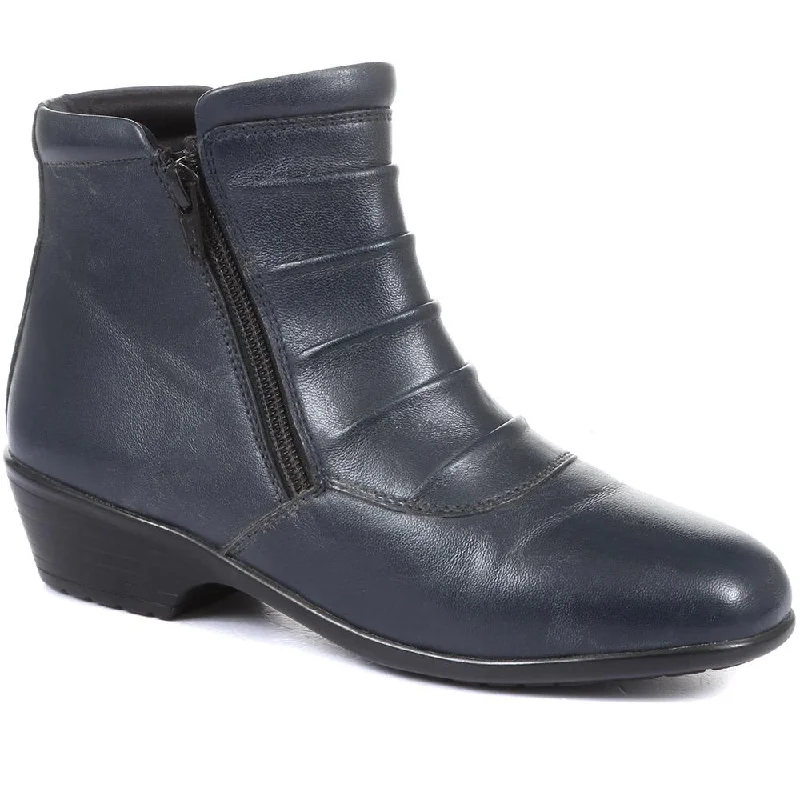 Leather Ankle Boot - KF34007 / 320 900