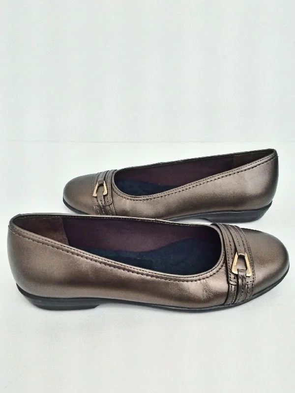 Walking cradles Women's Flats Size 8.5