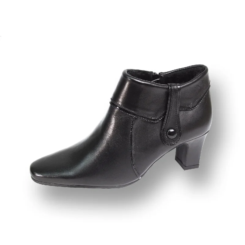 PEERAGE Blair Women's Wide Width Leather Ankle Boots